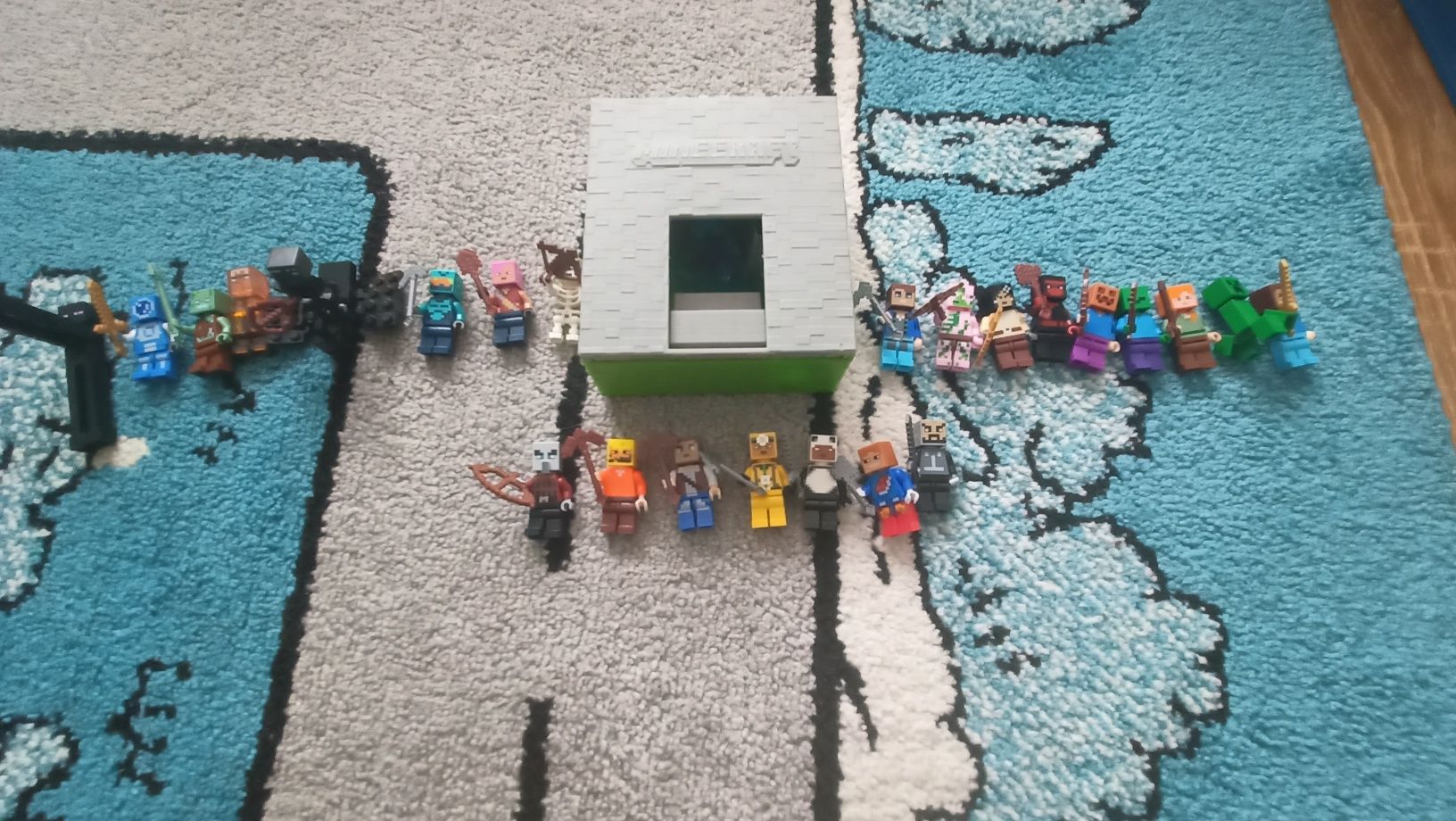Domek Minecraft z 25 figurkami