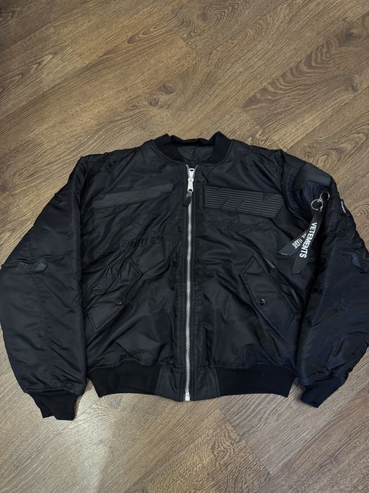 Новий Alpha Industries x Vetements  вже в Україні