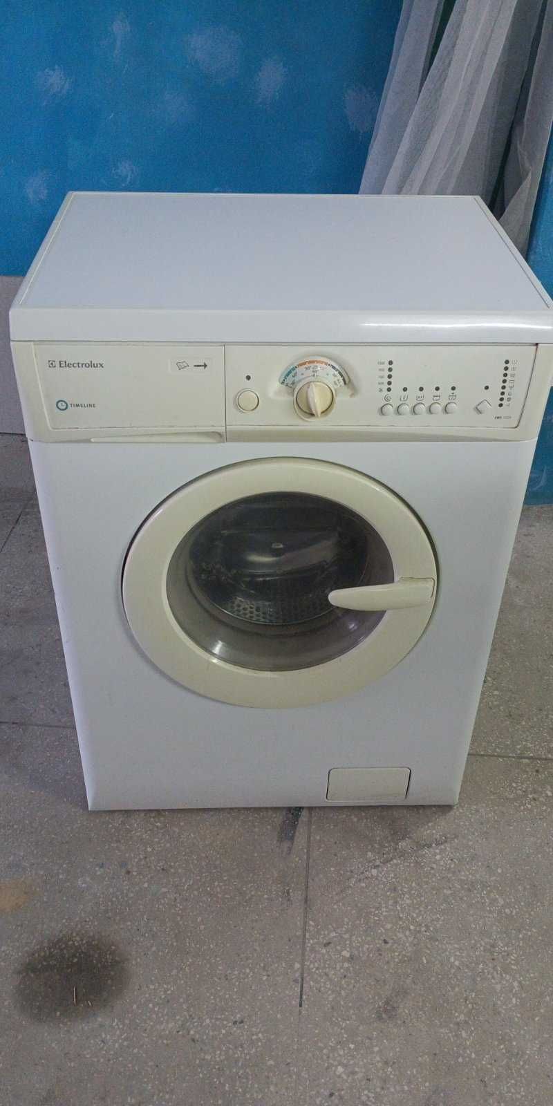 Пральна машинка Electrolux EWS 1020