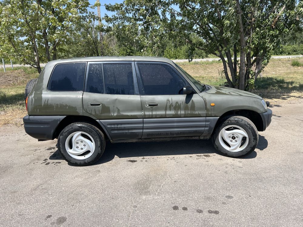 Продам Toyota RAV 4