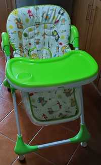 Cadeira de papa com rodas (Em excelente estado)