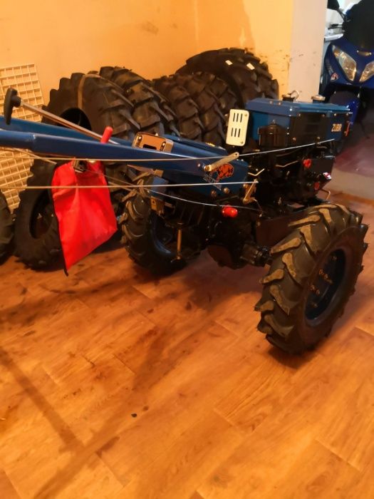 Продам мотоблок Форте 1080  8л.с в комплекте фреза