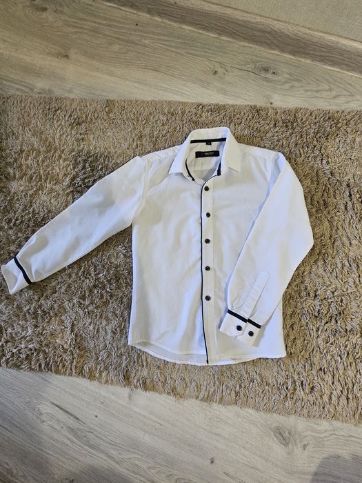 Гарні сорочки 2 шт по 250 грн