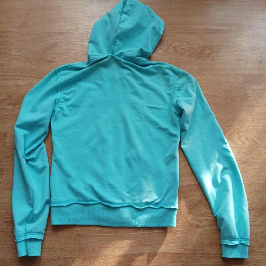 35. Bluza damska z kapturem rozmiar L