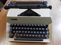 Maszyna do pisania Łucznik 1301 z walizką