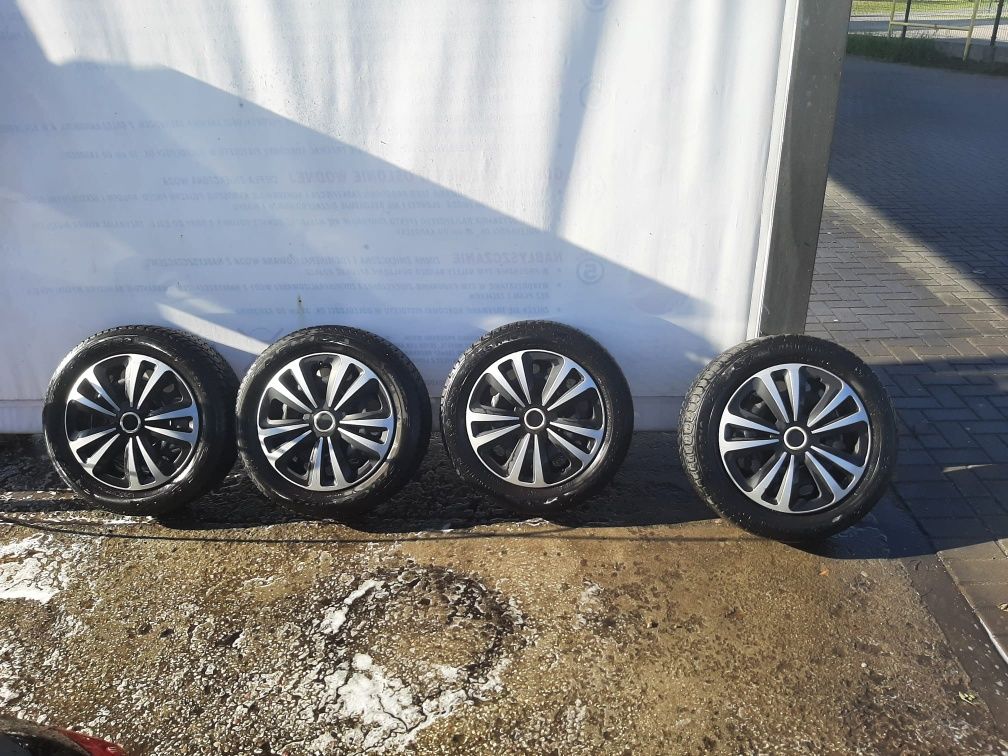 Opony zimowe 16" wraz z felgami, komplet, od Audi A6. Okazja!