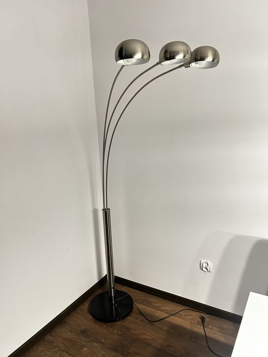 Lampa podłogowa