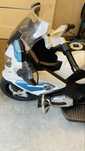 Motorek policyjny BMW R1200 RT na akumulator