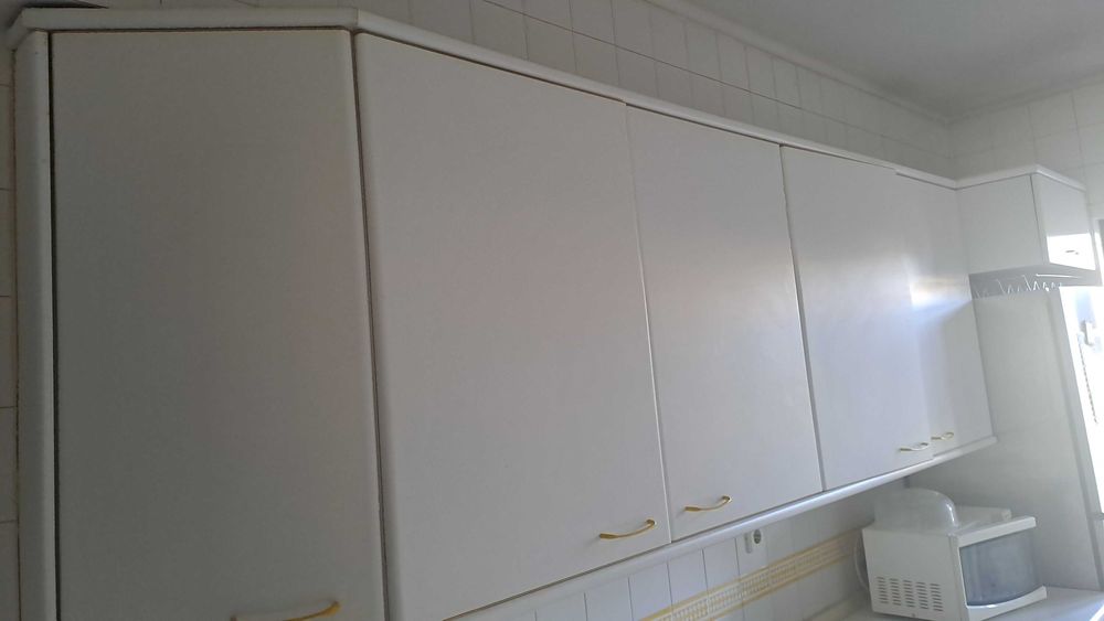 Cozinha Completa Branca — Oferta Imperdível por 600 €!