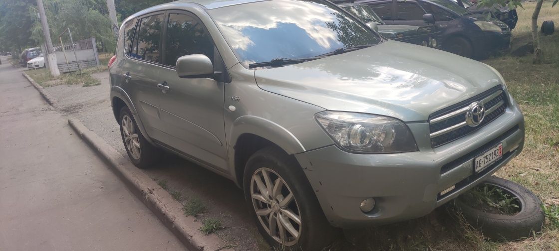 Автомобіль Тойота рав4