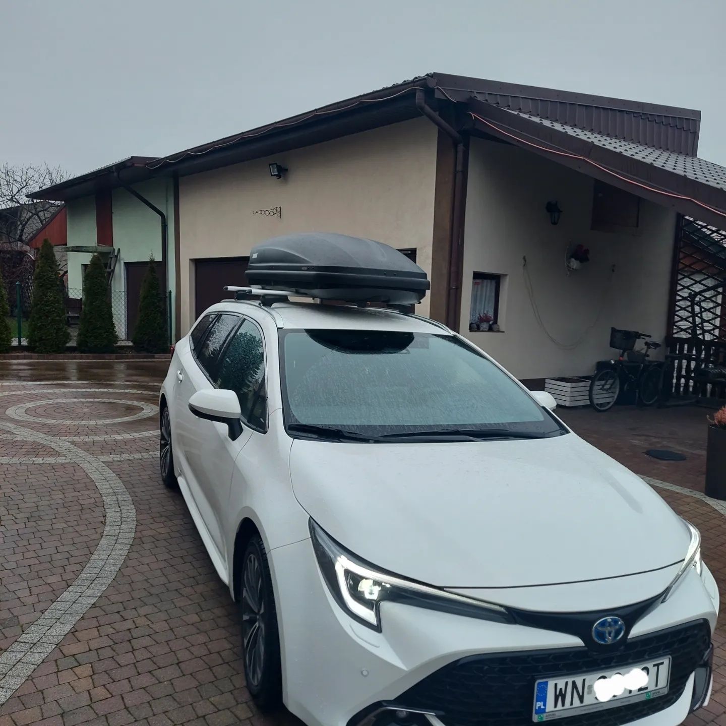 Wynajem box  bagażnik dachowy Thule Kamei Mont Blanc Taurus wypożyczal