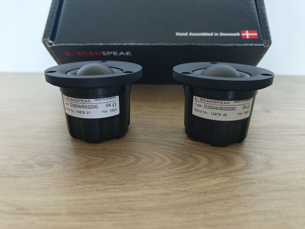 Scan Speak Illuminator D3004/602200 praktycznie nowe