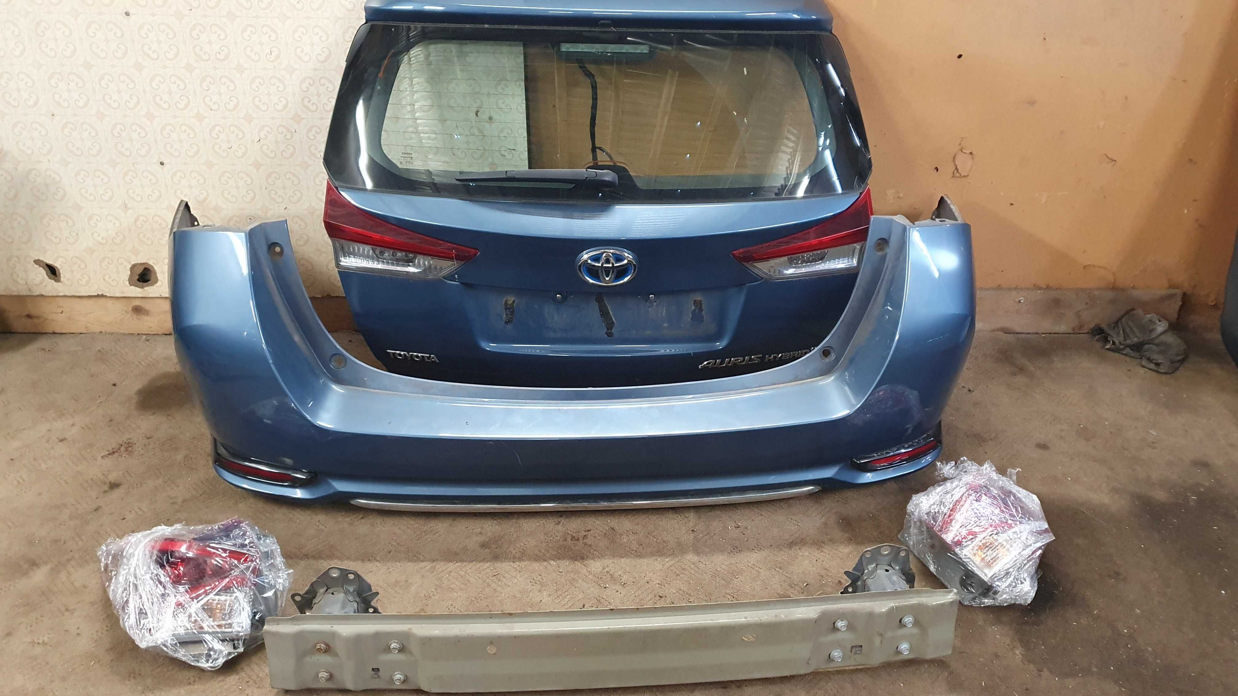 Toyota Auris II lift 1.8 kombi 15-18 tył klapa zderzak lampy belka 3t3