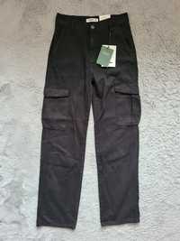 Czarne spodnie cargo Pull & Bear