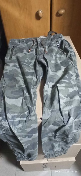 Spodnie chłopięce moro  152