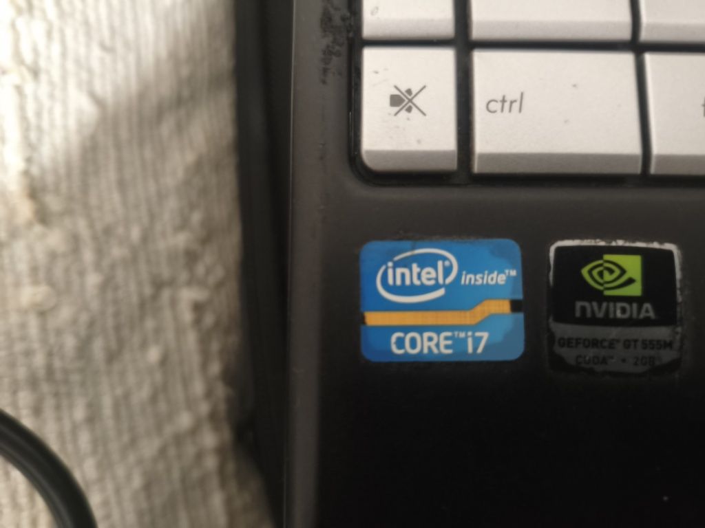 Portátil ASUS i7 ssd 500g gráfica NVIDIA