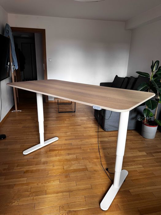 MITTZON
Biurko z regulacją wysokości, elektryczny- MITTZON