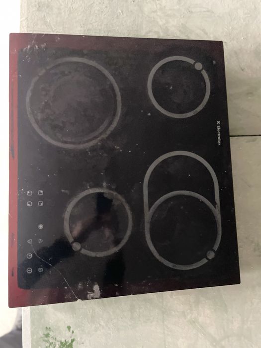 Продам на запчастини електроплиту Elektrolux EHS 6690 X