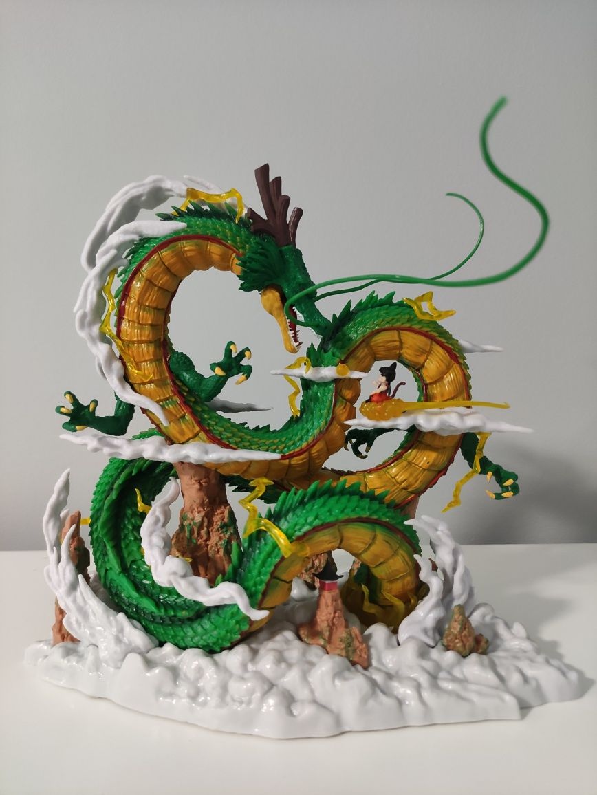 Figura Shenlong de Dragon Ball com 25cm