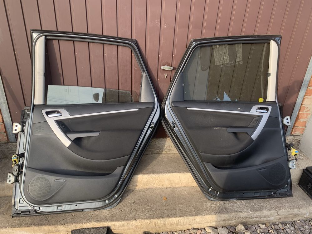 Двері Citroen C4 picasso