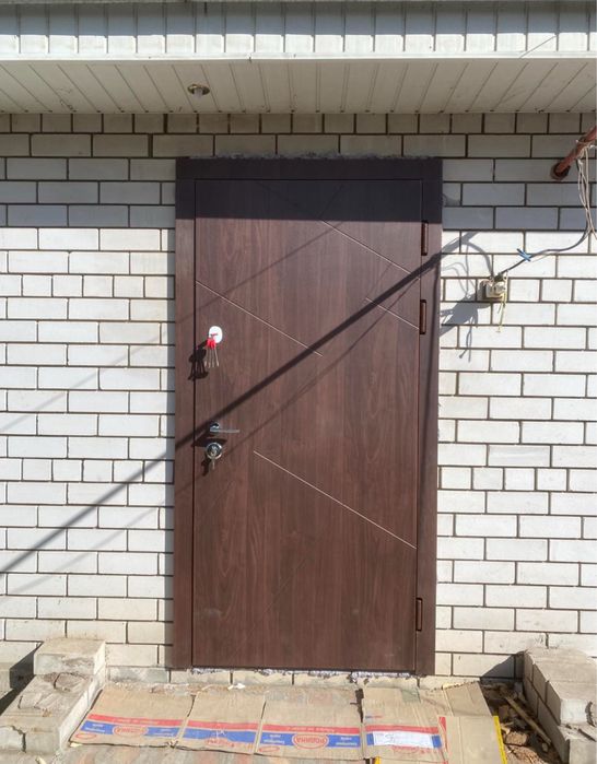 Двери левые НОВЫЕ