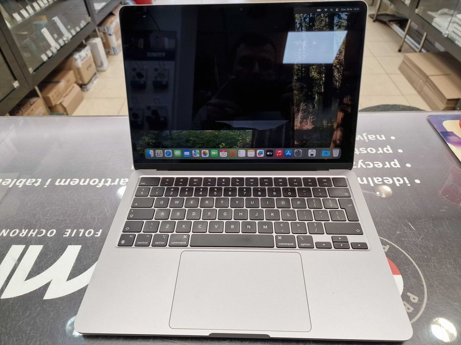 Macbook Air 13 2022/ M2/ 8GB/ 256GB/ ~~ 300 cykli/ USZKODZONA MATRYCA