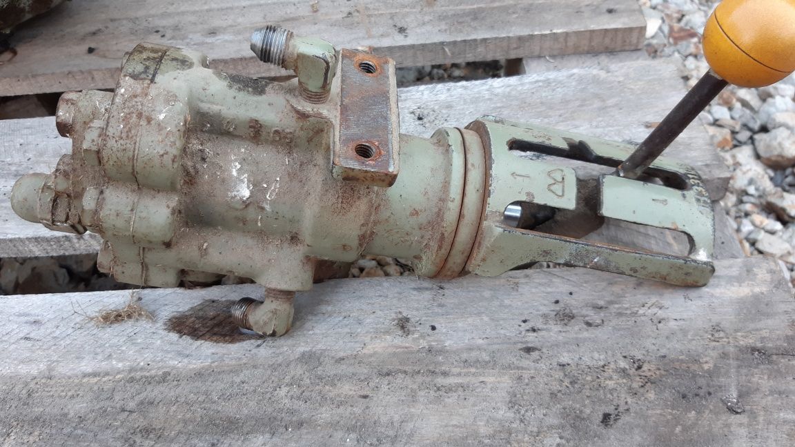 Rozdzielacz hydrauliczny claas