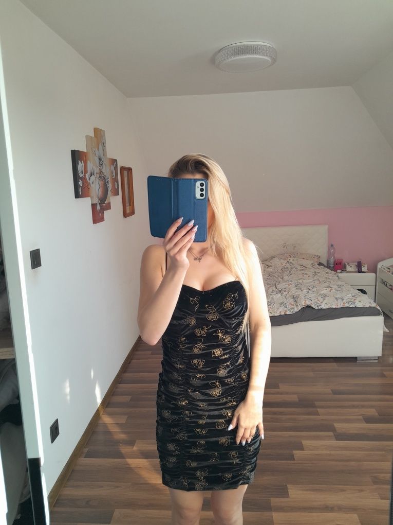 Sukienka welurowa blyszczaca marszczoną sexy mini dekolt s m