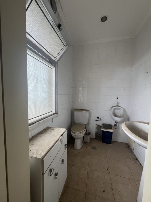 Apartamento e Loja para investimento na Graça, Lisboa