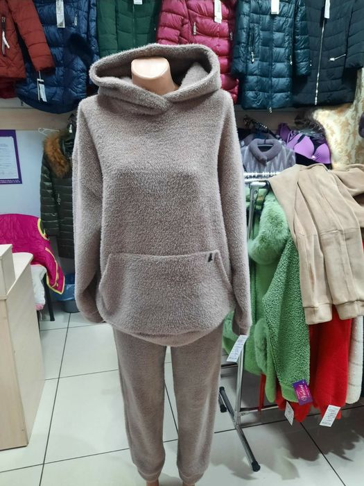 Продам женский костюм из Альпаки