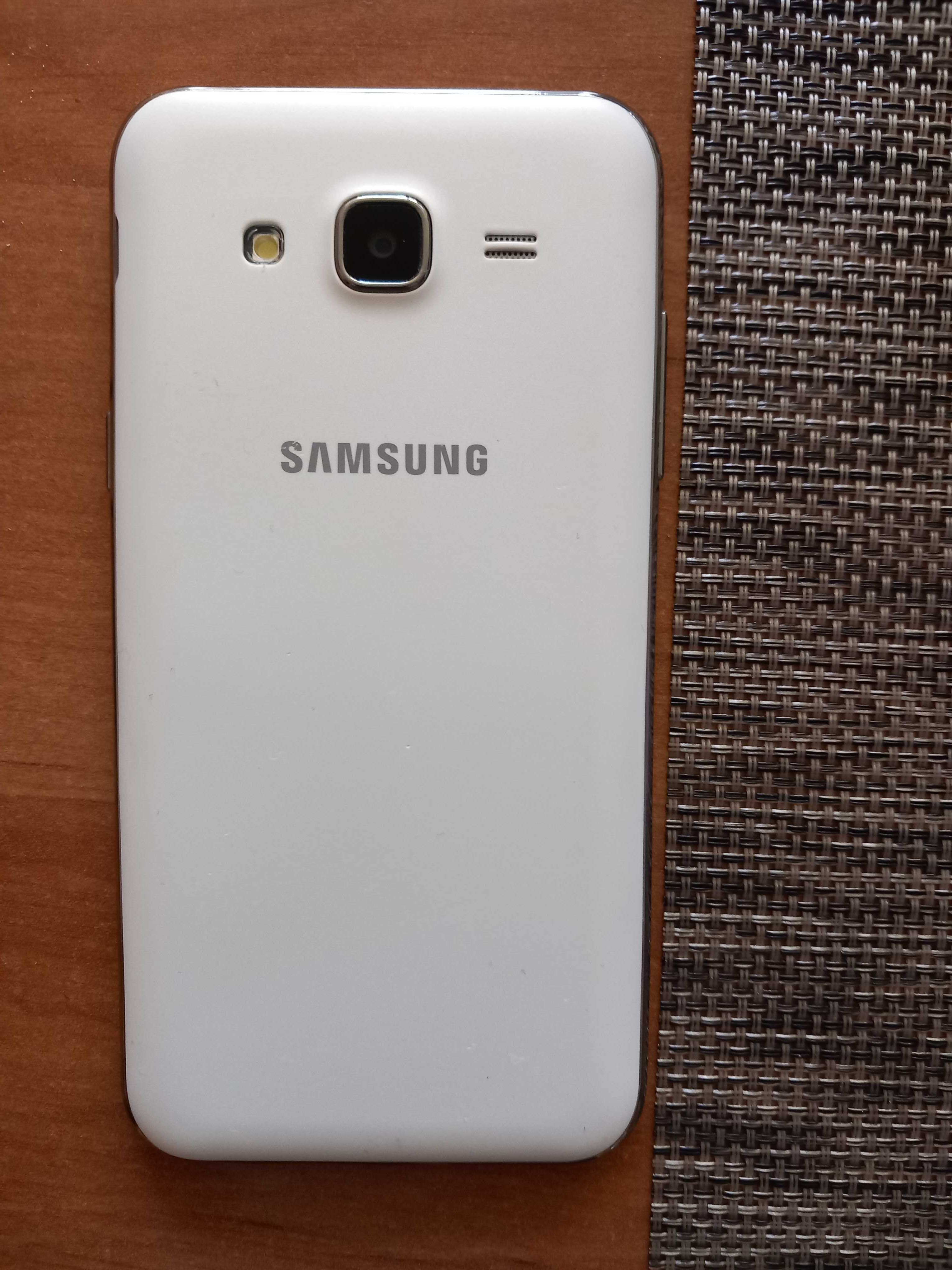 Telefon Samsung Galaxy J5 8GB biały używany