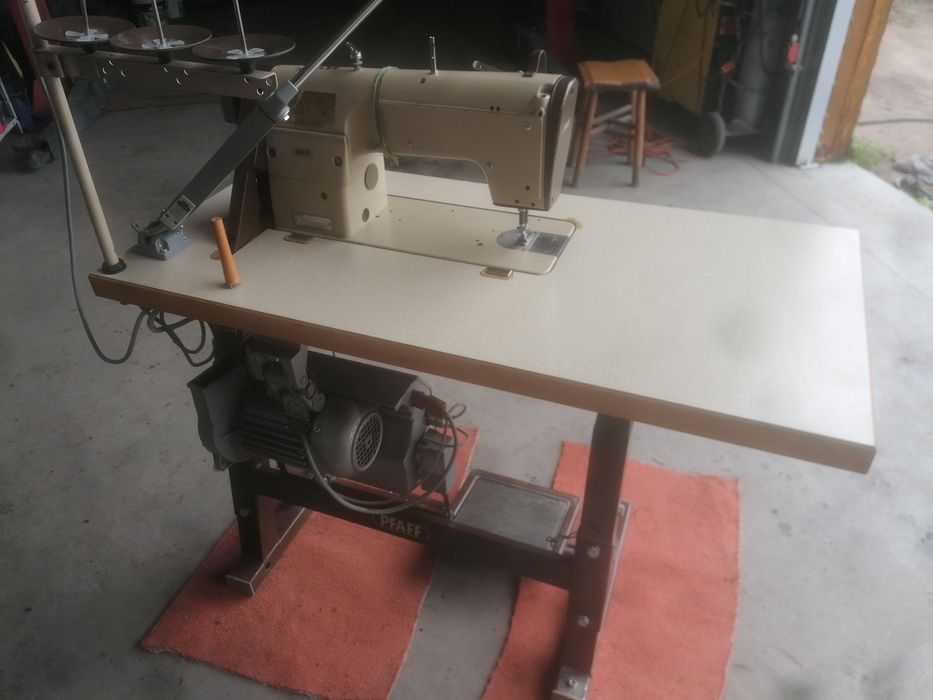 Maszyna do szycia Pfaff 438 zygzak