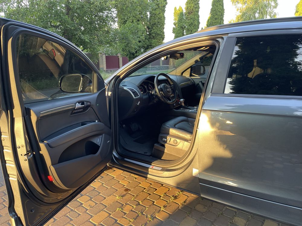 Audi Q7 Prestige S-line V12