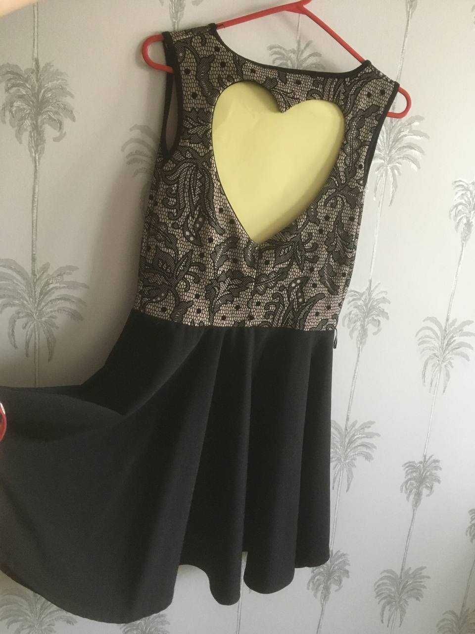 Сукня \ плаття з вирізом на спині у формі серця