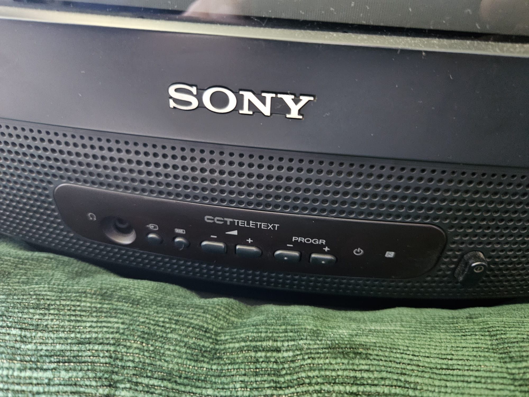 Sprzedam TV Sony TRINITRON RETRO z oryginalnym pilotem