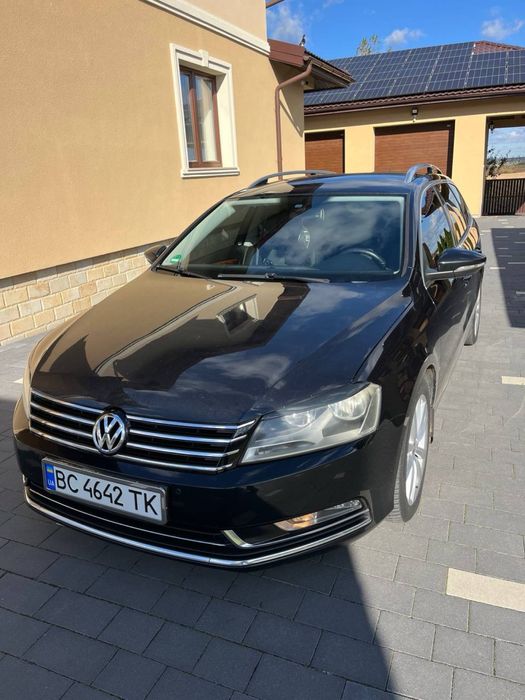 Автомобіль машина пасат б7 Passat B7