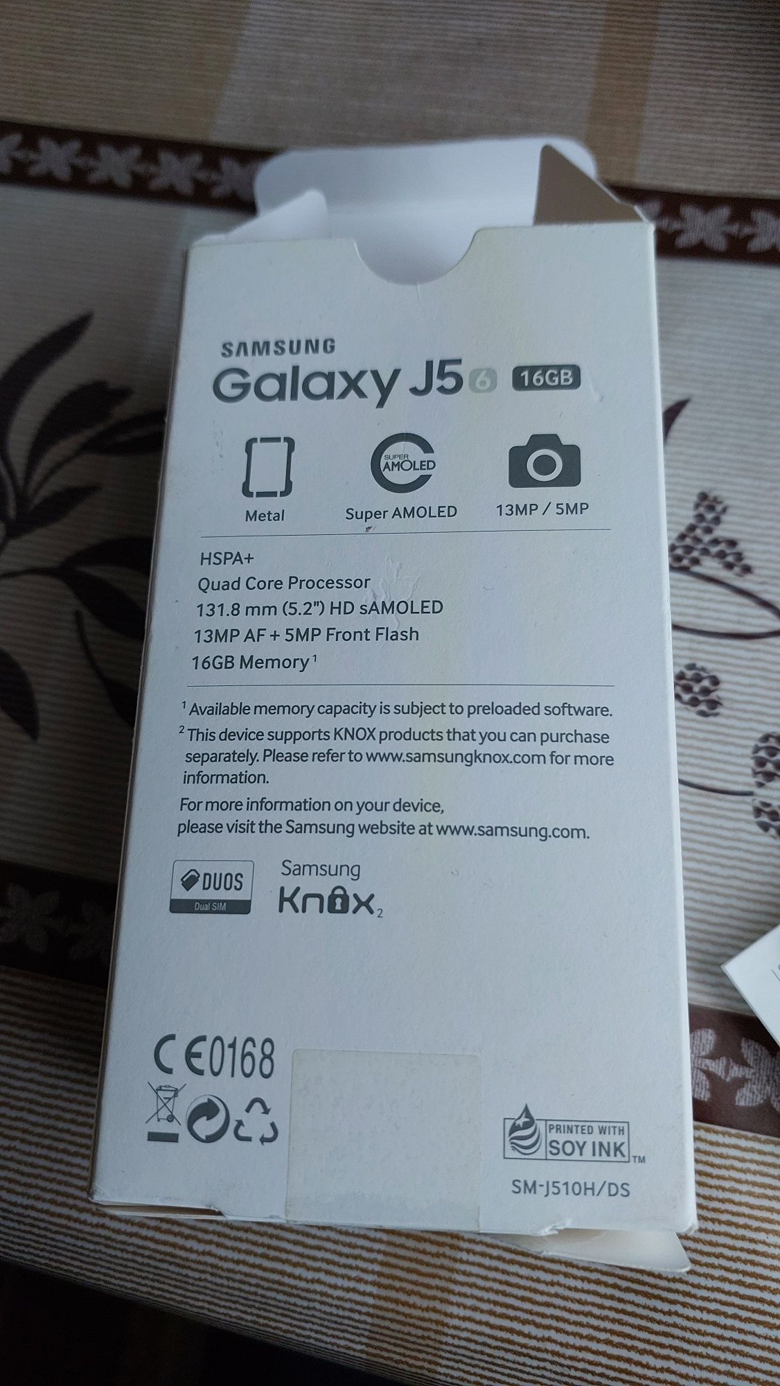 Телефон Samsung Galaxy j5
