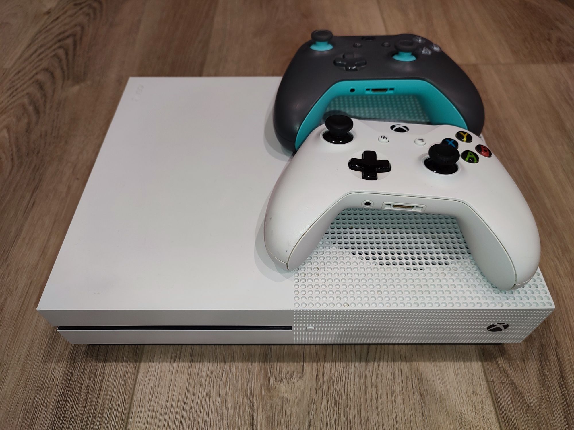 Xbox One S 1TB з іграми