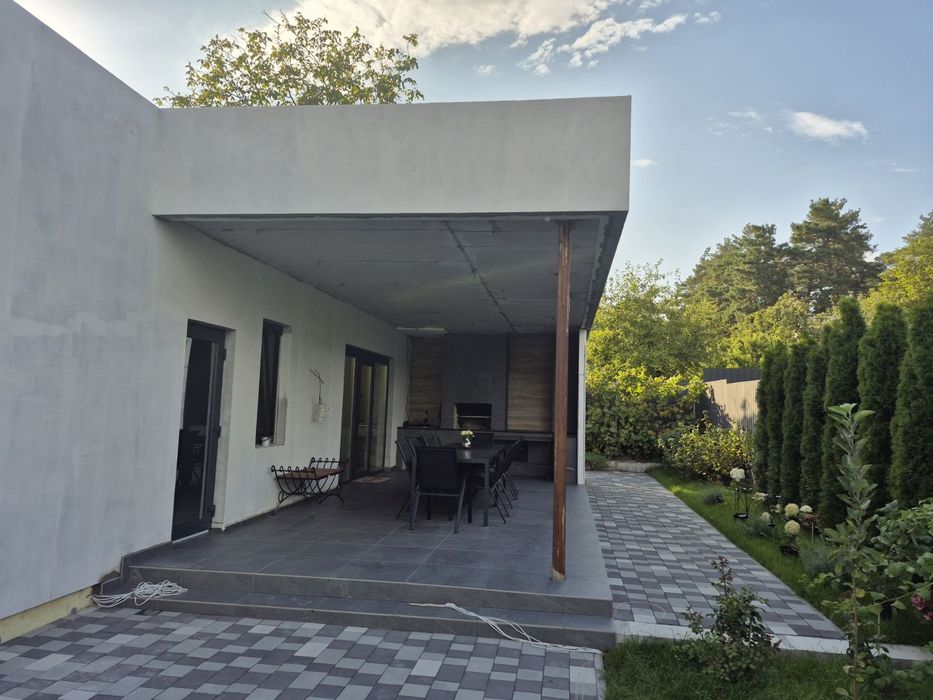 Продаж сучасного будинку в місті Українка