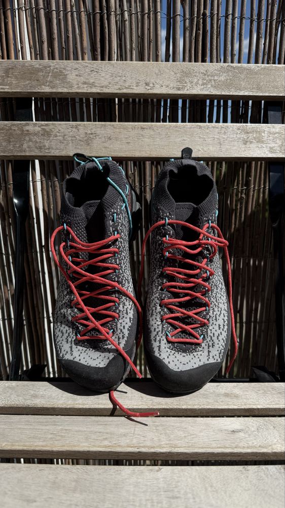 Buty podejśćiowe La sportiva 41 (25.7)