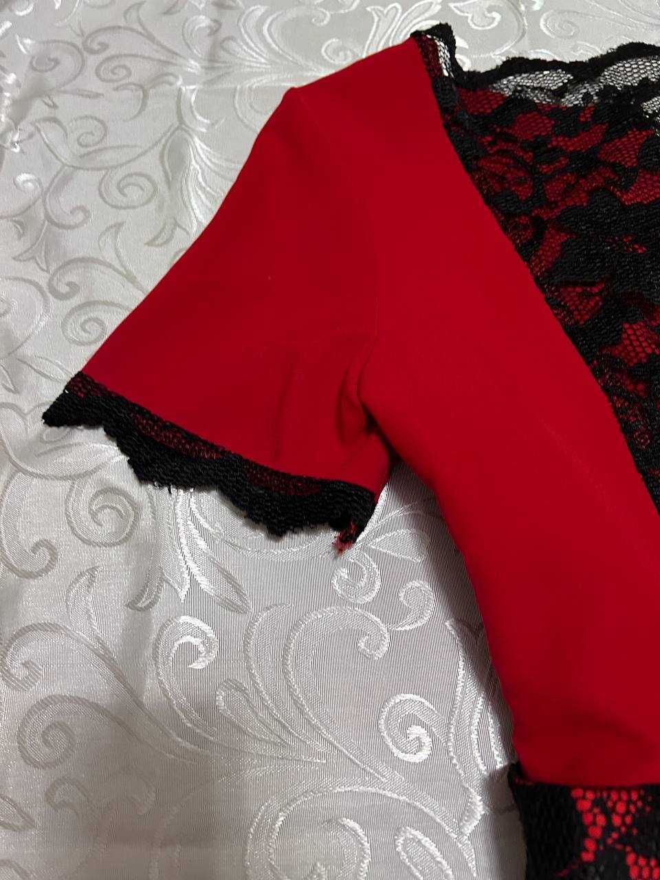 червоне платтячко
