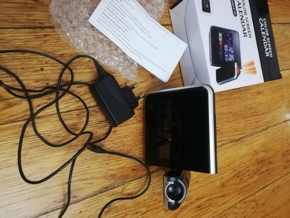 Часи с метеостанцией