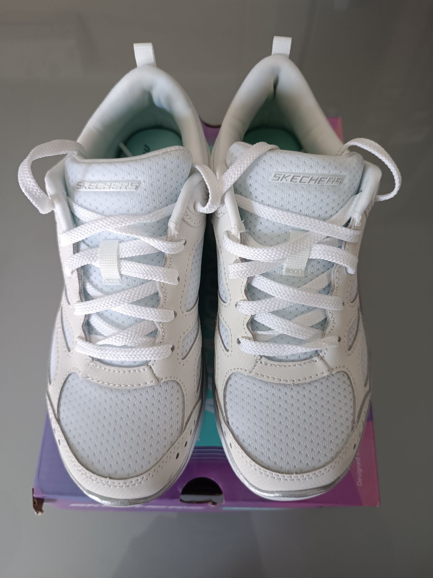 Tênis  Skechers (Novos)