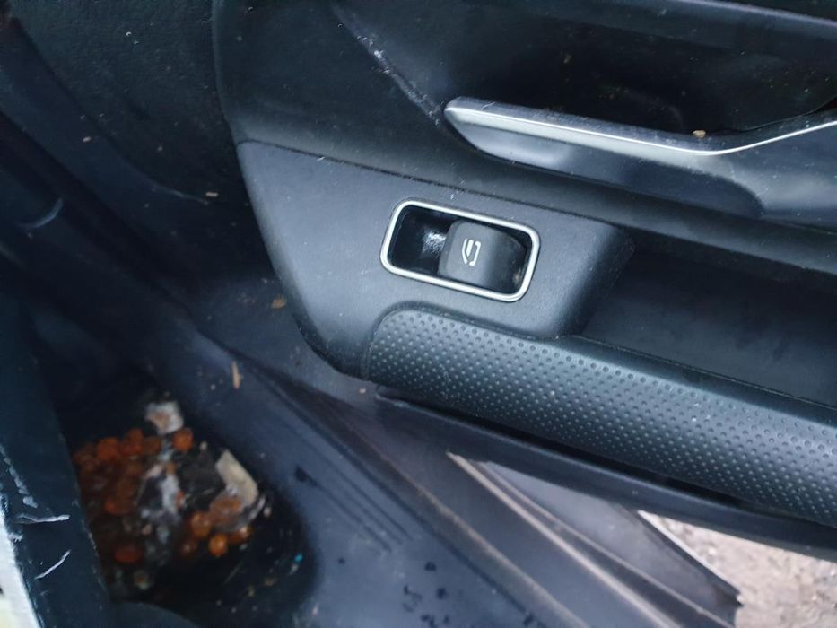 Comando / botão / interruptor vidros trás direito MERCEDES-BENZ Classe