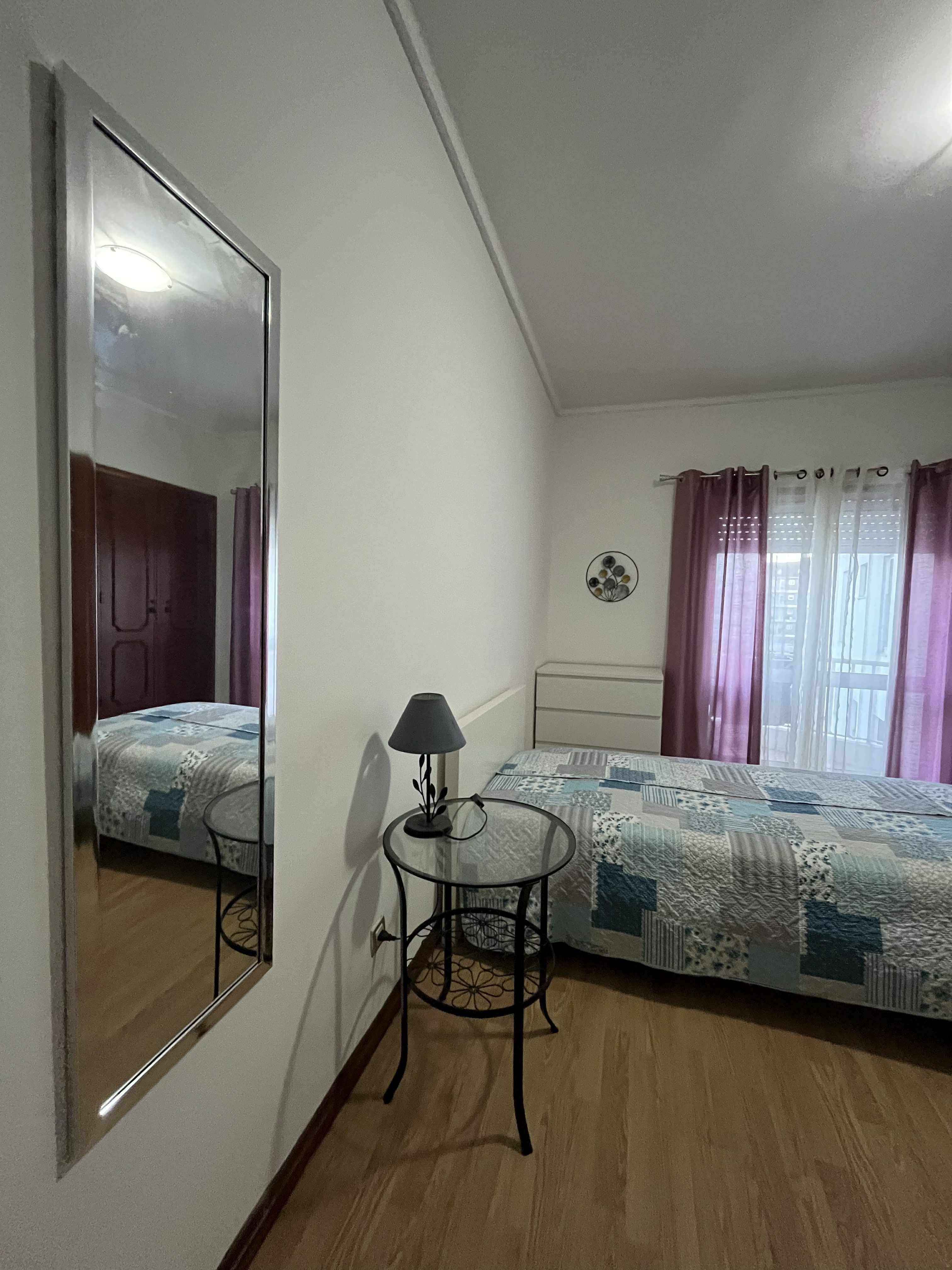 Quarto MENINA trabalhadora
