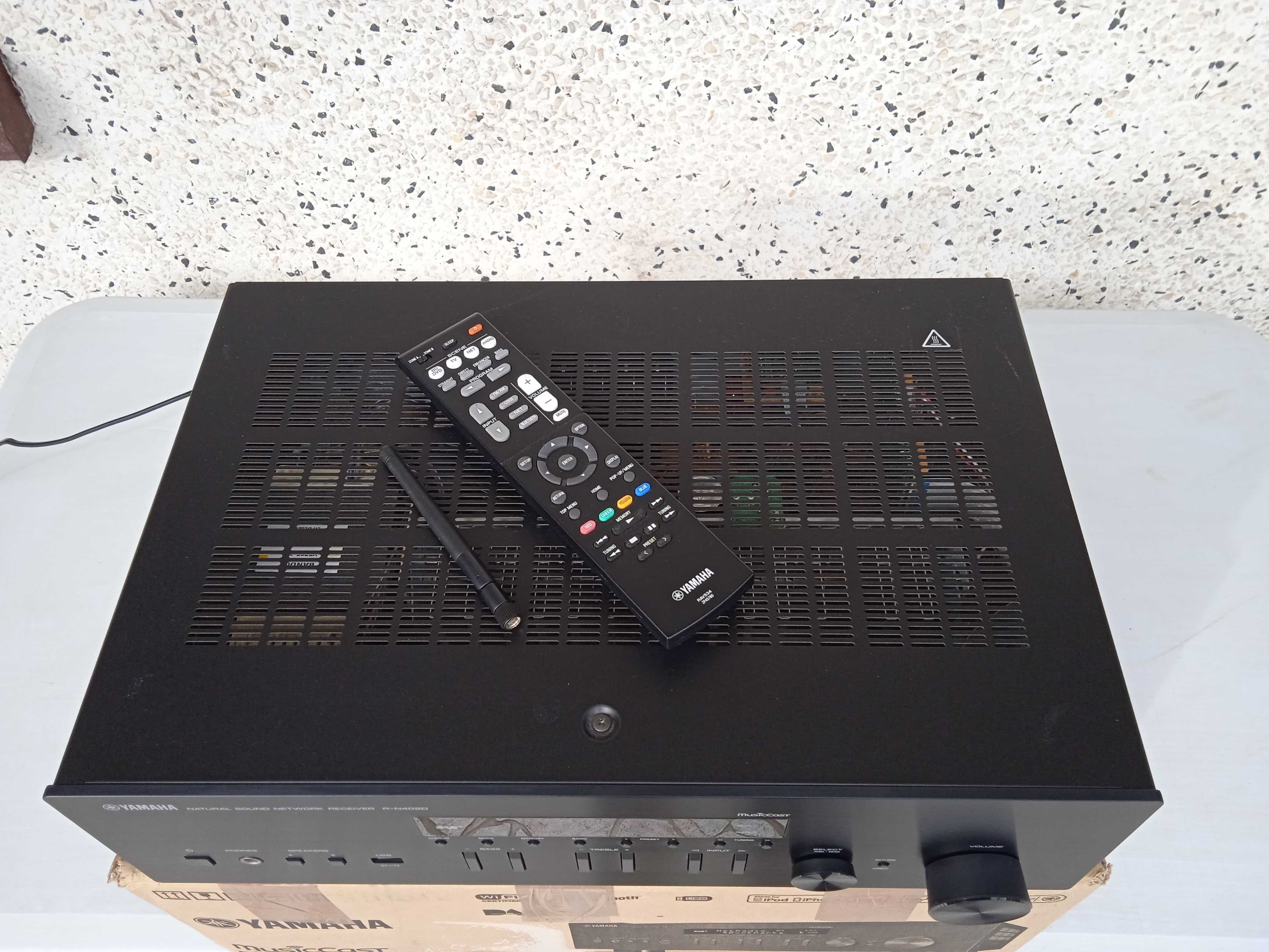 Amplituner Yamaha R-N402D