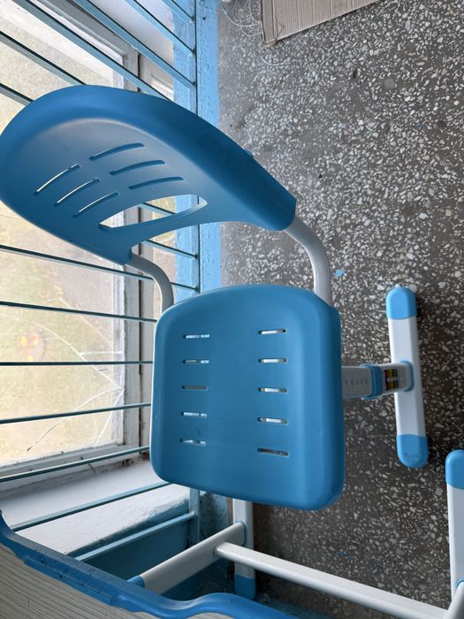 Дитяча парта зі стільцем (регульована по висоті)