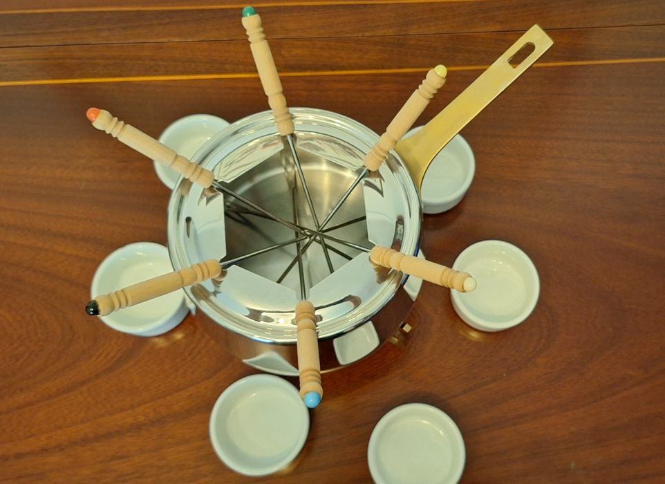 Fondue em inox com acessórios