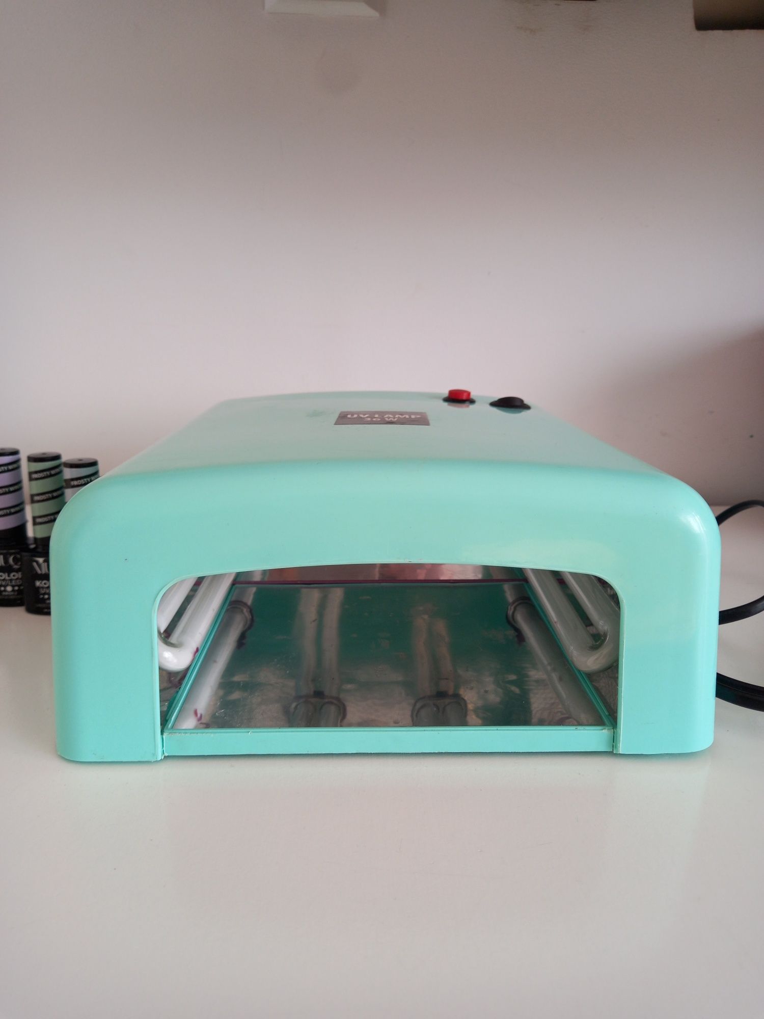 Lampa UV z lakierami