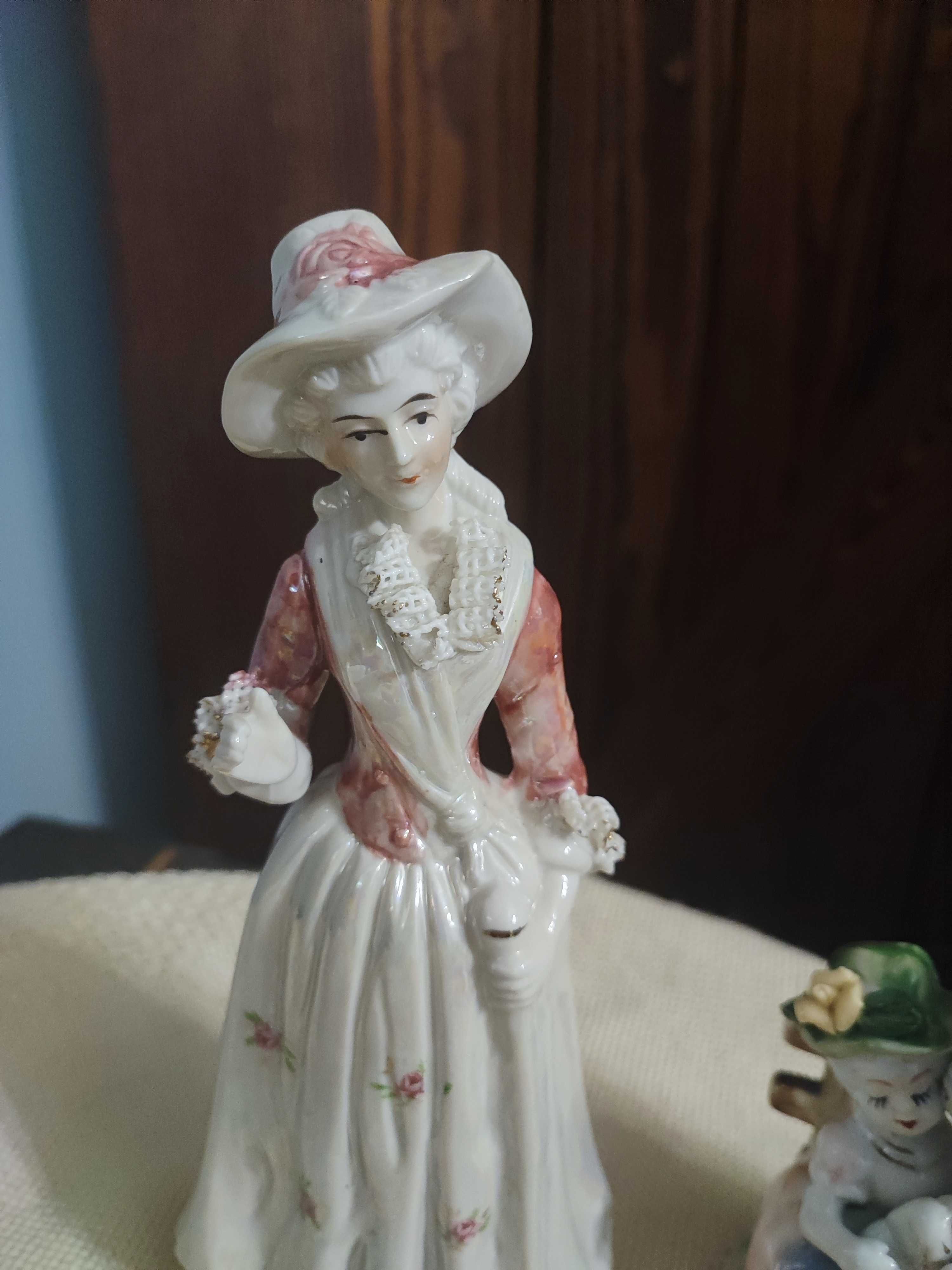 Porcelanowa figurka Dama dzieci